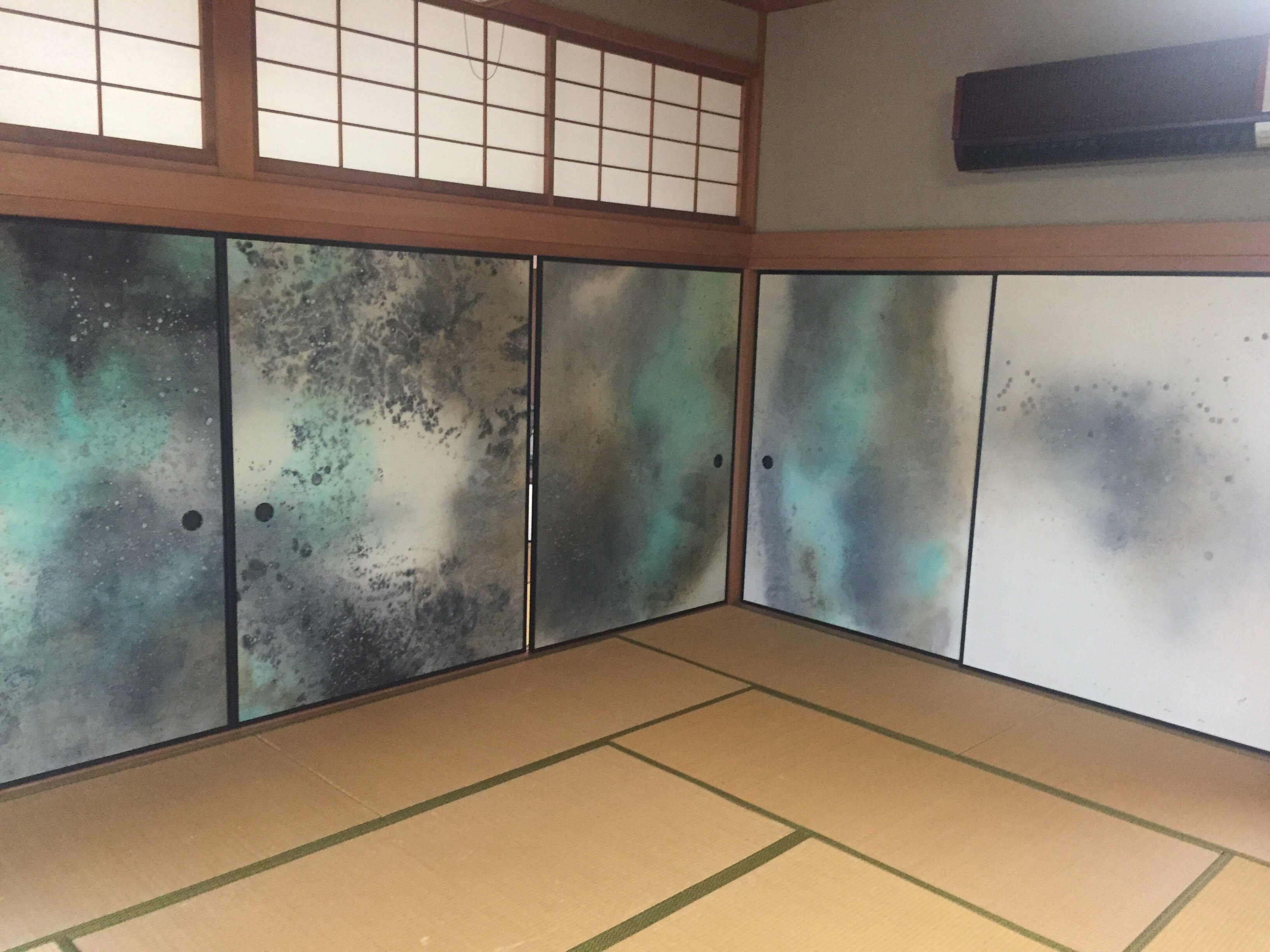 11月には、荒井恵子氏が描いた襖絵とコンサート